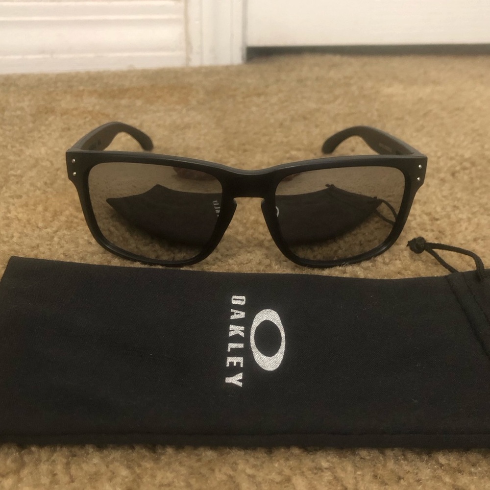 Oakley Holbrook Mens Sunglasses 9102 Silver Reflective Lenses - Picture 9 of 10